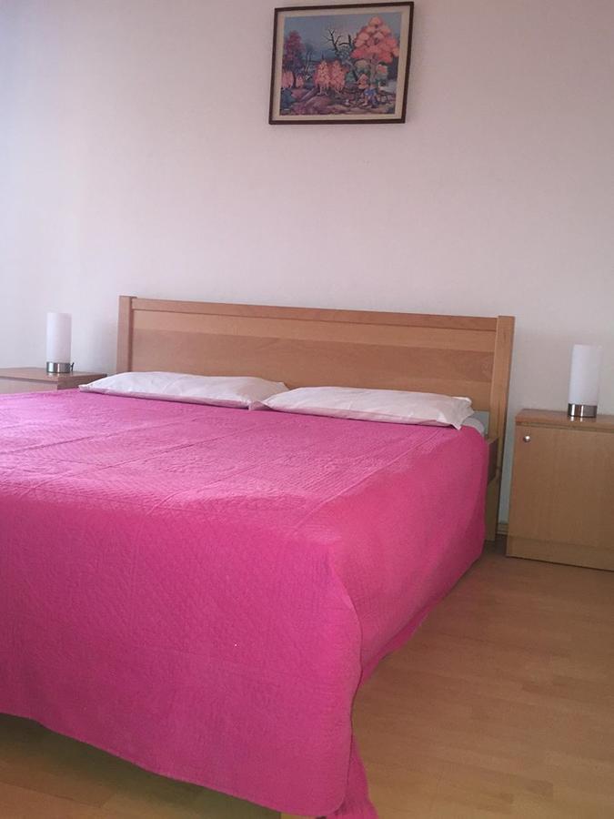 Apartment Mirela Supetar Bagian luar foto